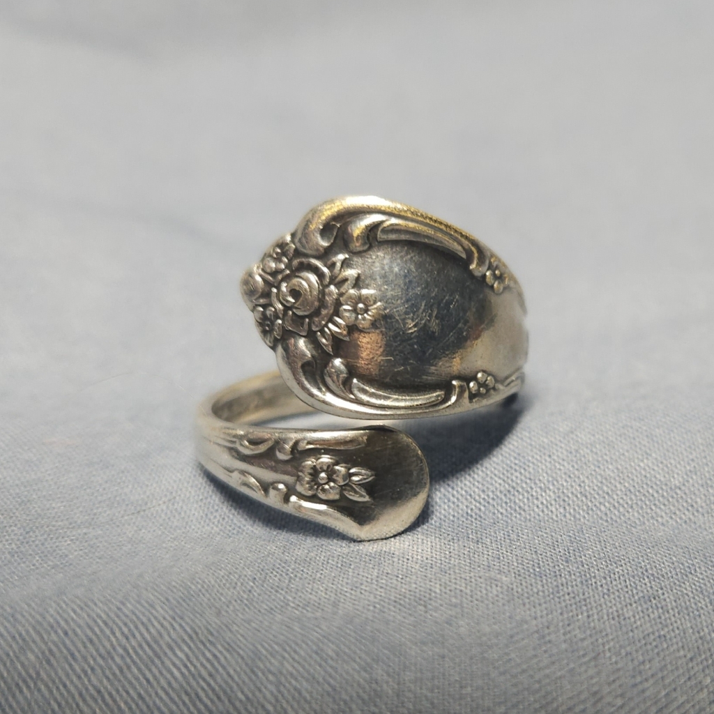 Oneida W.A.Rogers Silver Floral Spoon Ring 9